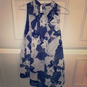 Halter style tank top 🖤💖